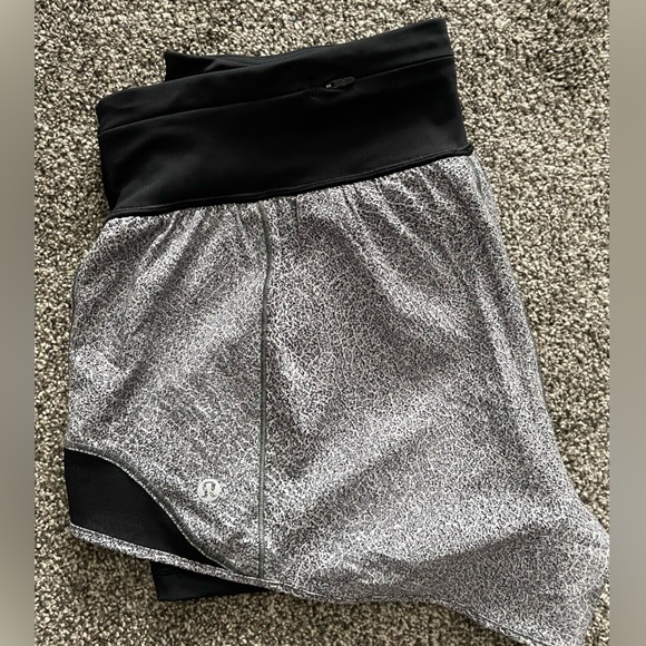 Lululemon shorts - Picture 4 of 4